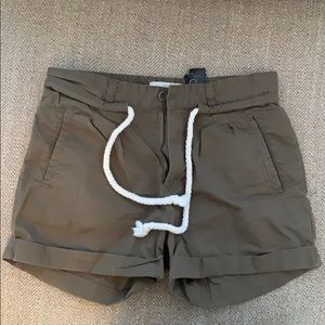H&M olive/hunter green shorts